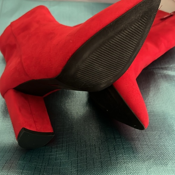 Red booties - Picture 4 of 4